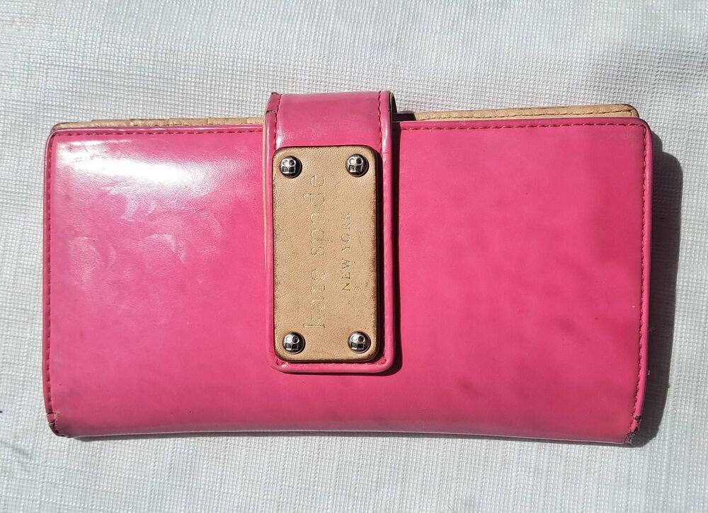 Kate Spade New York Pink Patent Leather Wallet Leather Plate Logo Snap Closure Y - Picture 10 of 16